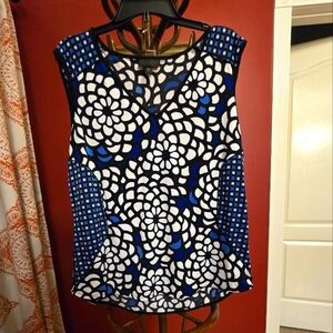 Worthington Blue and Soft White Graphic Sleeveless Top NWOT